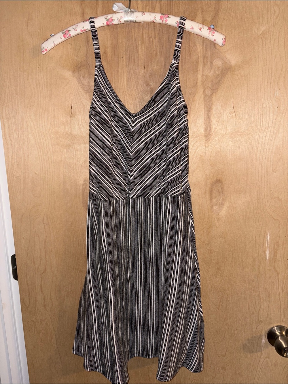 Universal Thread Black & White Striped V-Neck Midi Dress